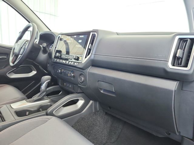 Used 2025 Nissan Frontier SV image 36