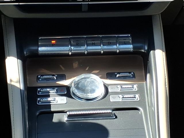 Used 2025 Lincoln Nautilus Reserve AWD/4WD image 14