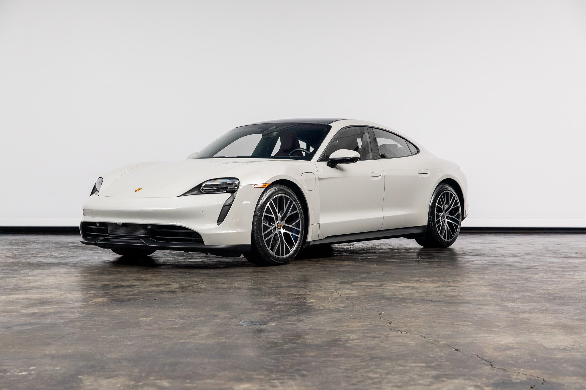 Used 2021 Porsche Taycan RWD image 8