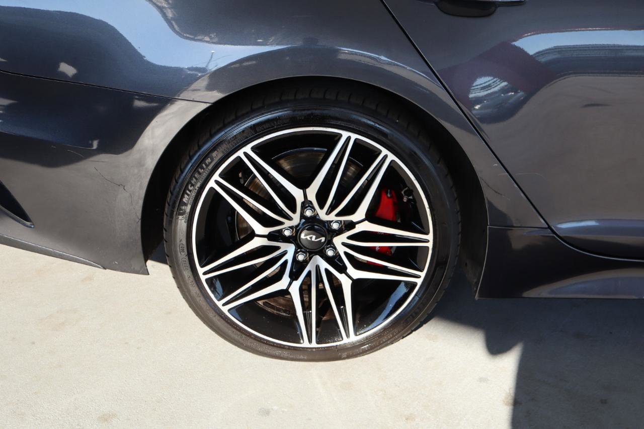 Used 2022 Kia Stinger GT1 image 5