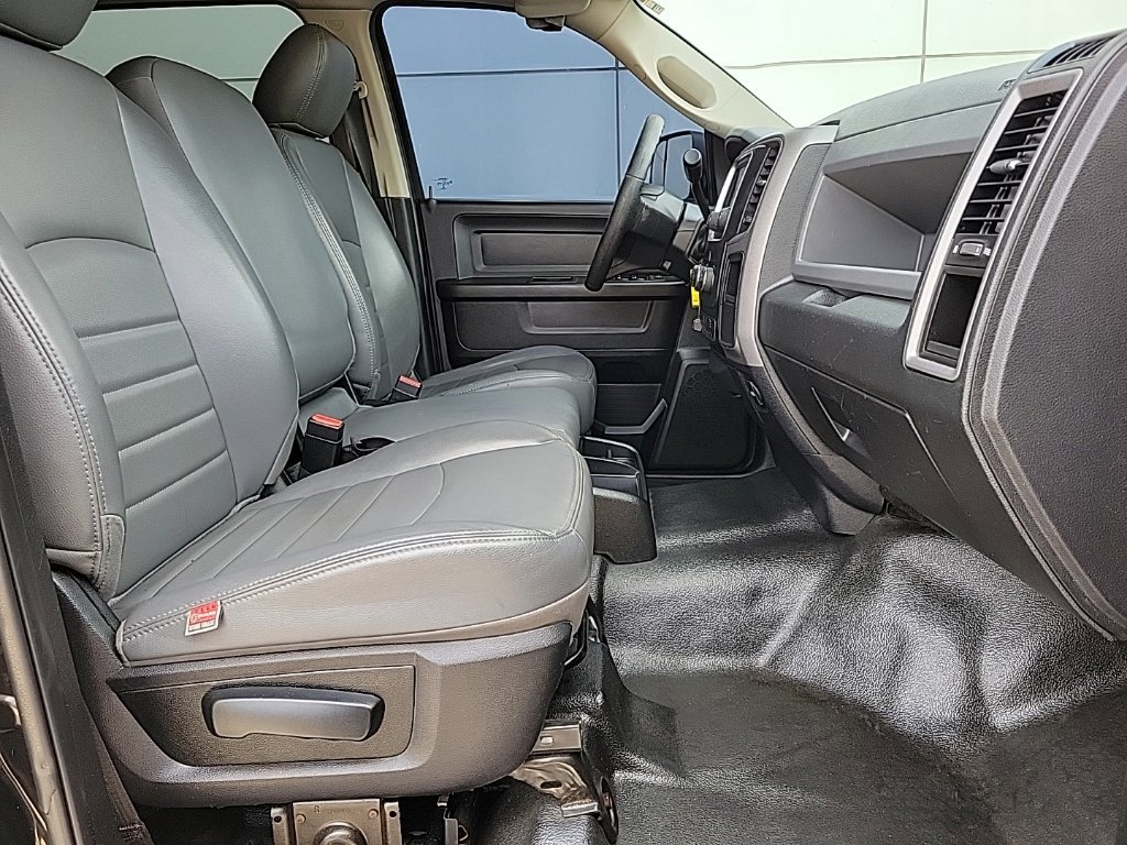 Used 2017 RAM 2500 Tradesman w/ Chrome Appearance Group AWD/4WD image 17