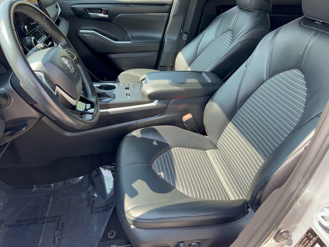 Used 2024 Toyota Highlander XSE FWD image 5