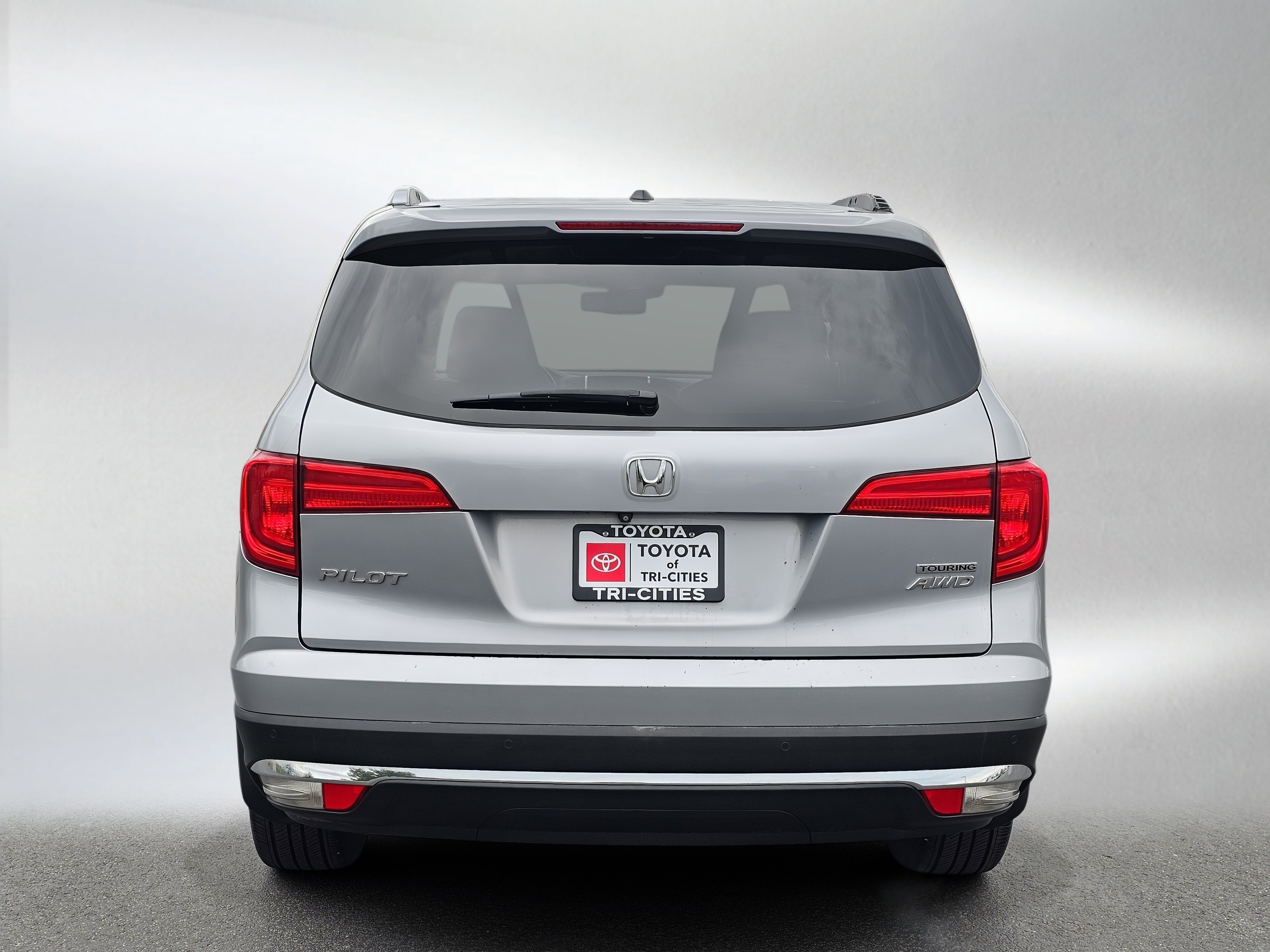 Used 2016 Honda Pilot Touring image 4