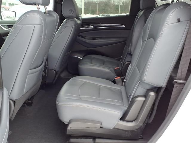Used 2023 Buick Enclave Essence image 16