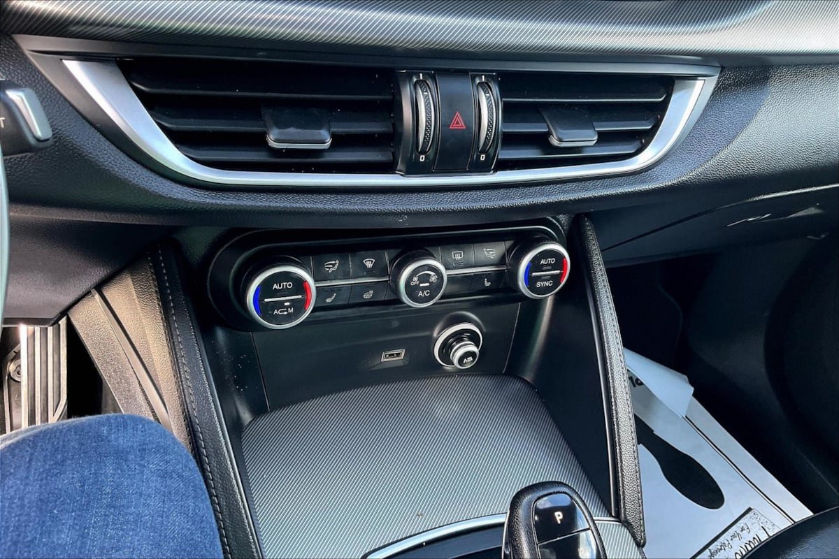 Used 2018 Alfa Romeo Stelvio Ti Sport AWD/4WD image 15