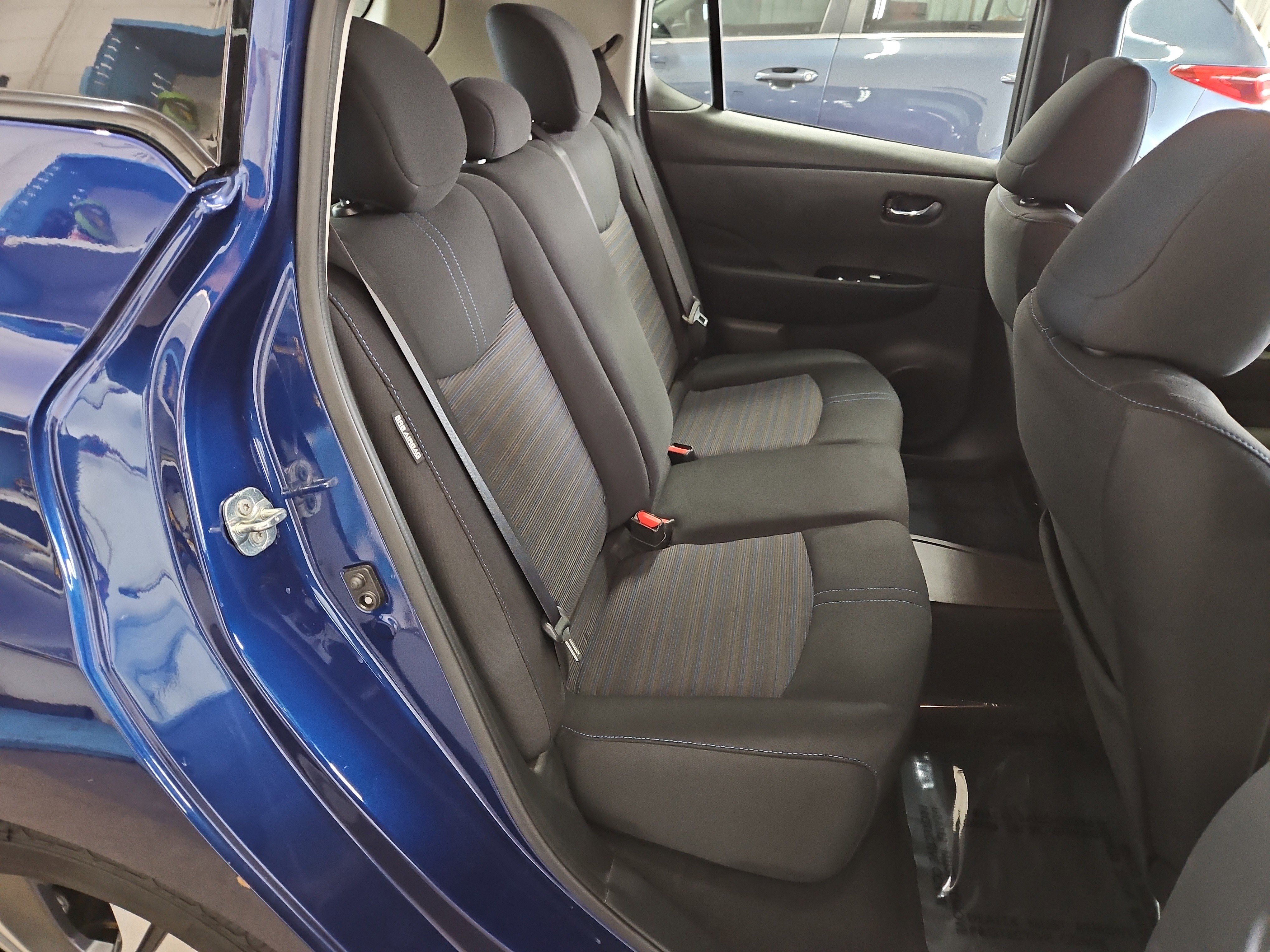 Used 2020 Nissan Leaf SV w/ SV Technology Package FWD image 8