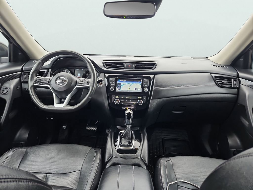 Used 2017 Nissan Rogue SL image 11