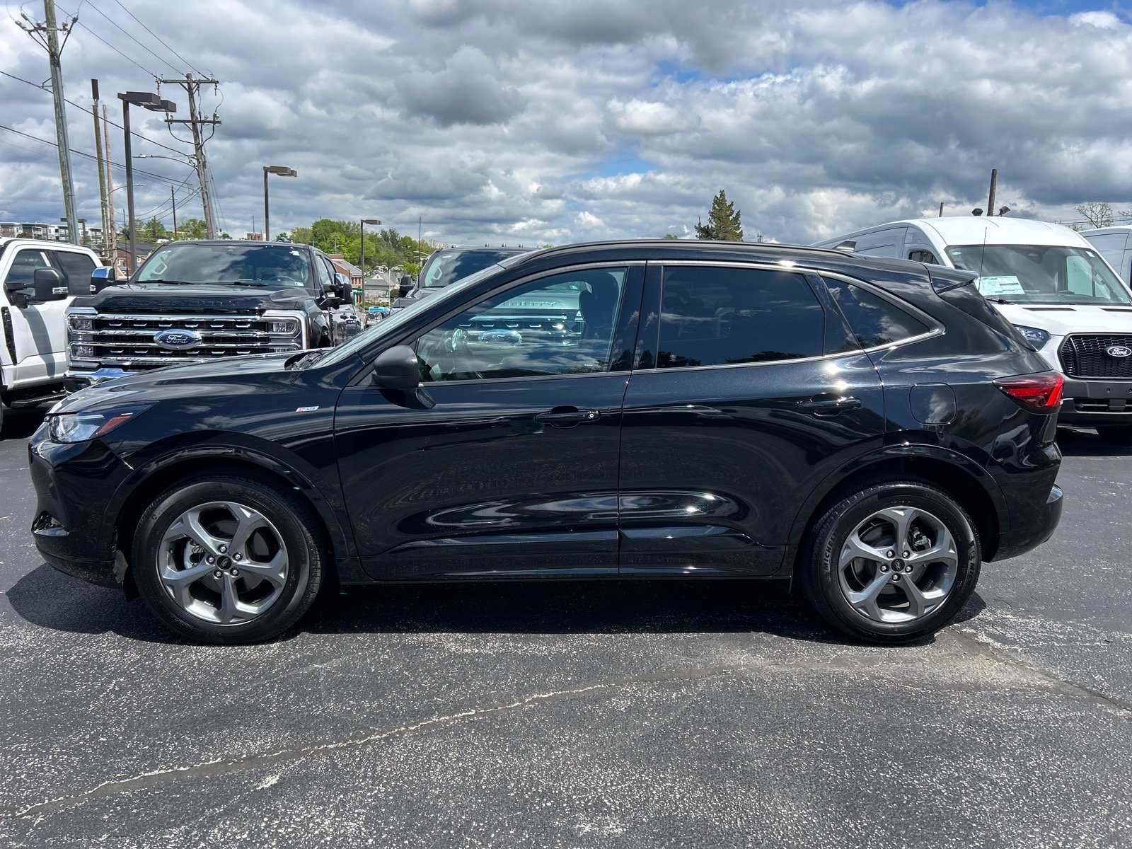 Certified 2023 Ford Escape ST-Line w/ Tech Pack #1 AWD/4WD image 4