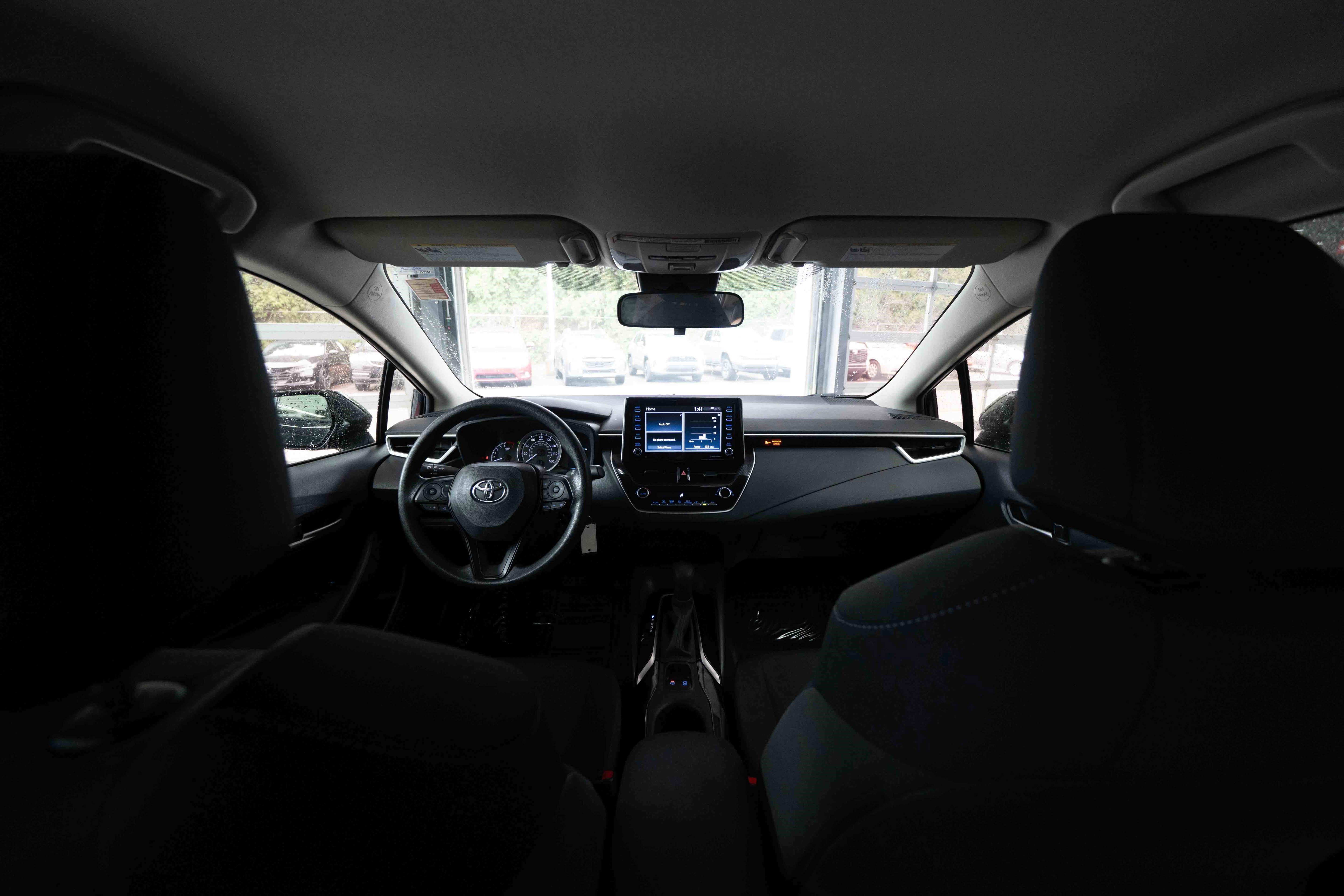 Used 2021 Toyota Corolla LE w/ Carpet Mat Package (TMS) image 19