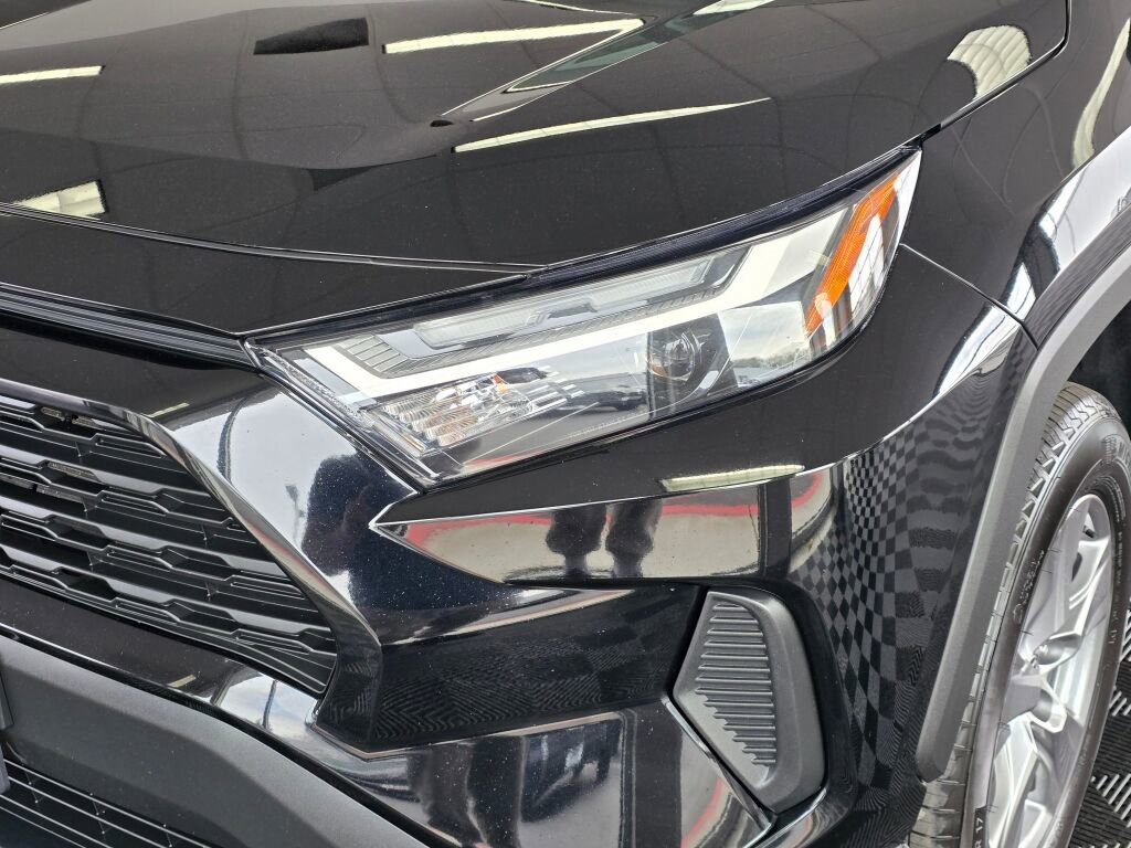 Used 2025 Toyota RAV4 XLE AWD/4WD image 10
