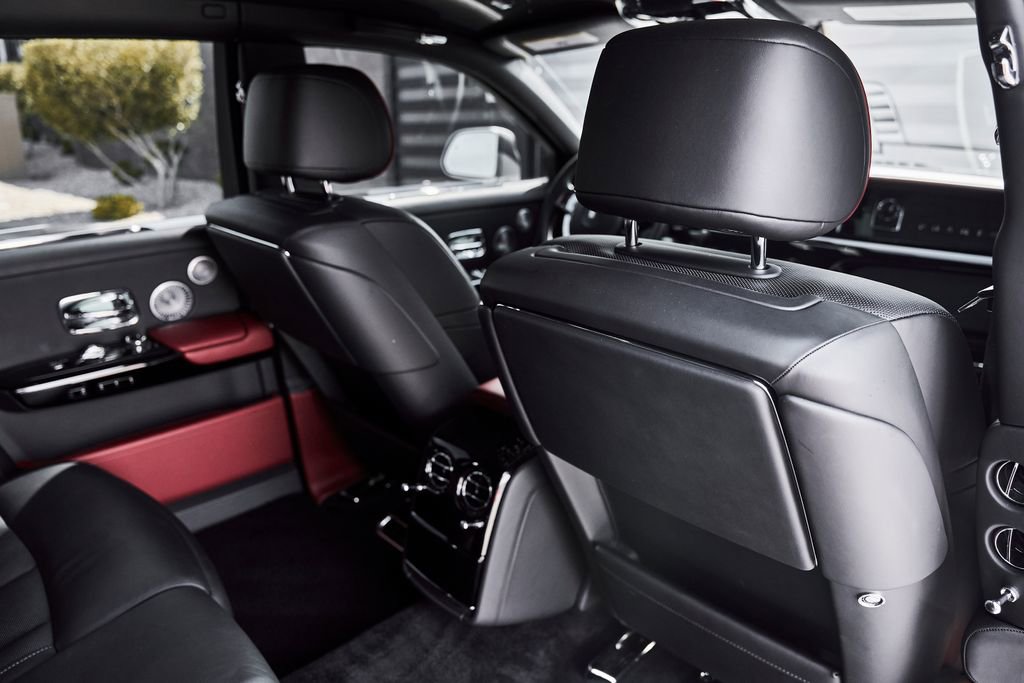 Used 2024 Rolls-Royce Phantom Sedan RWD image 55