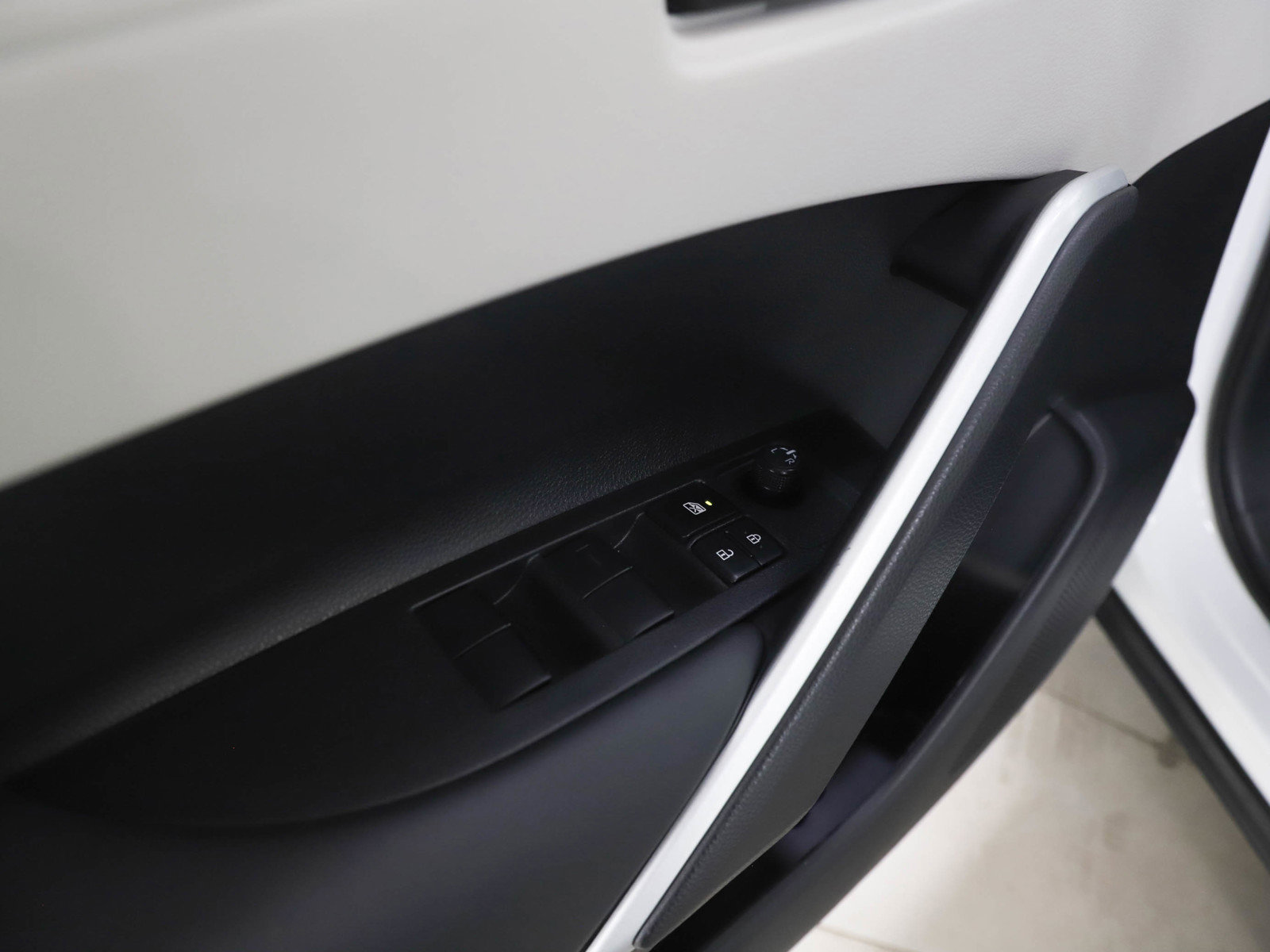 Used 2026 Toyota Corolla Cross L image 19