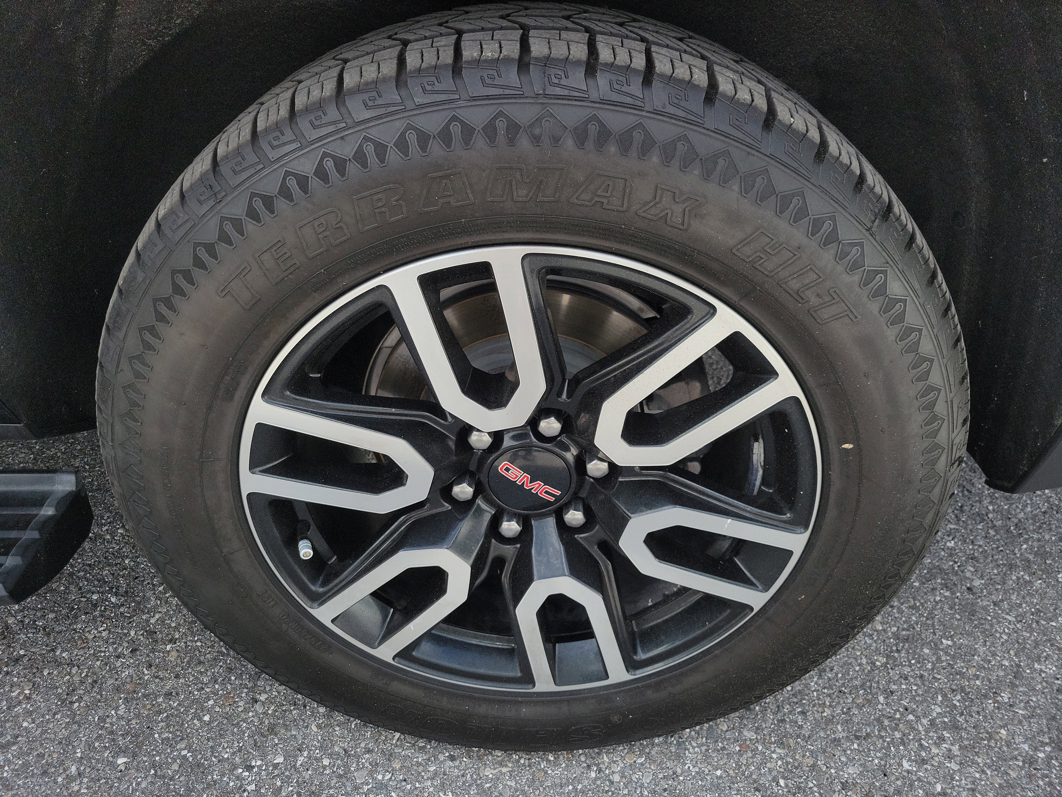 Certified 2023 GMC Yukon XL AT4 w/ AT4 Premium Plus Package AWD/4WD image 32