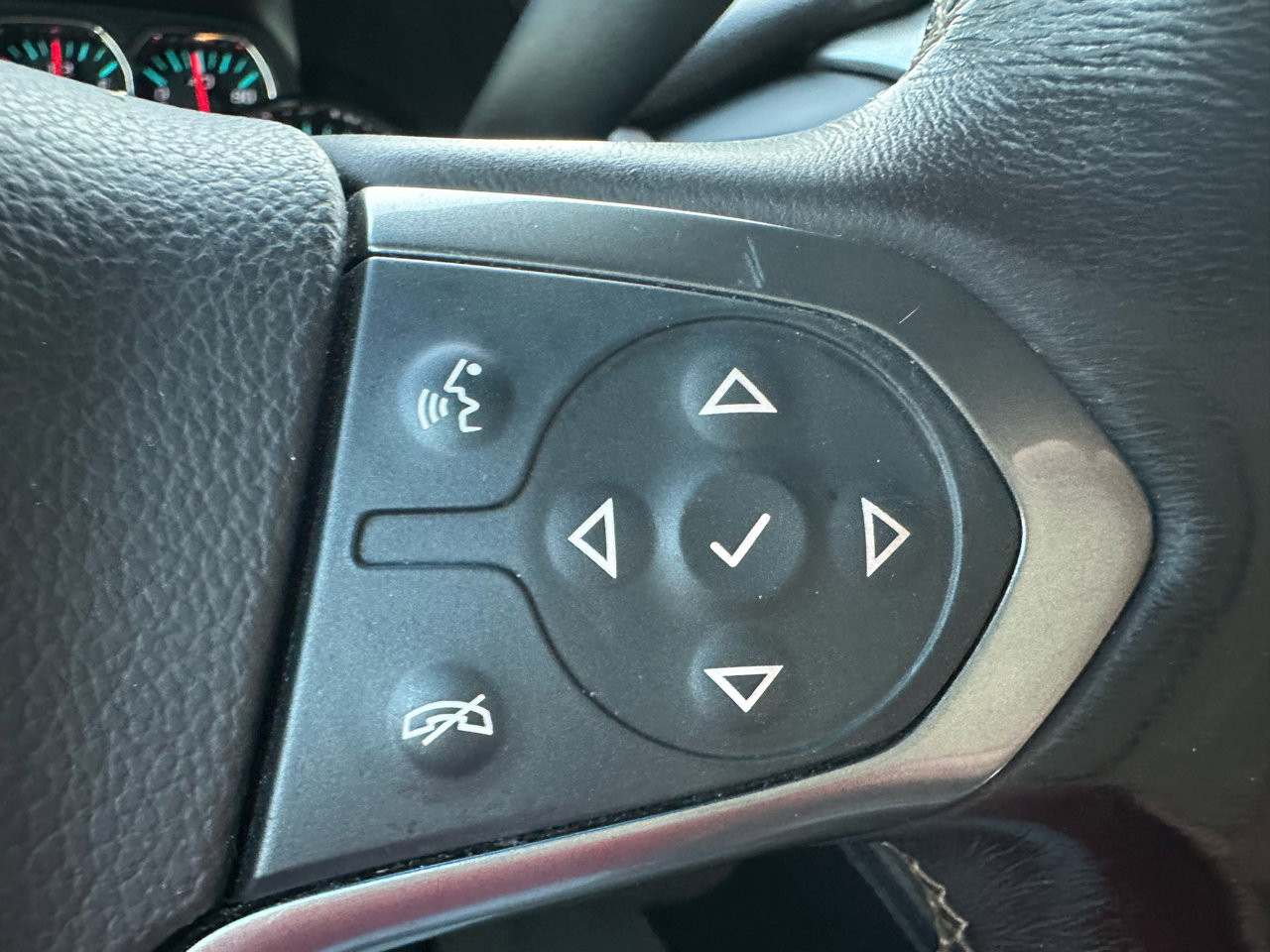 Used 2016 Chevrolet Suburban LT w/ LT Signature Package image 23