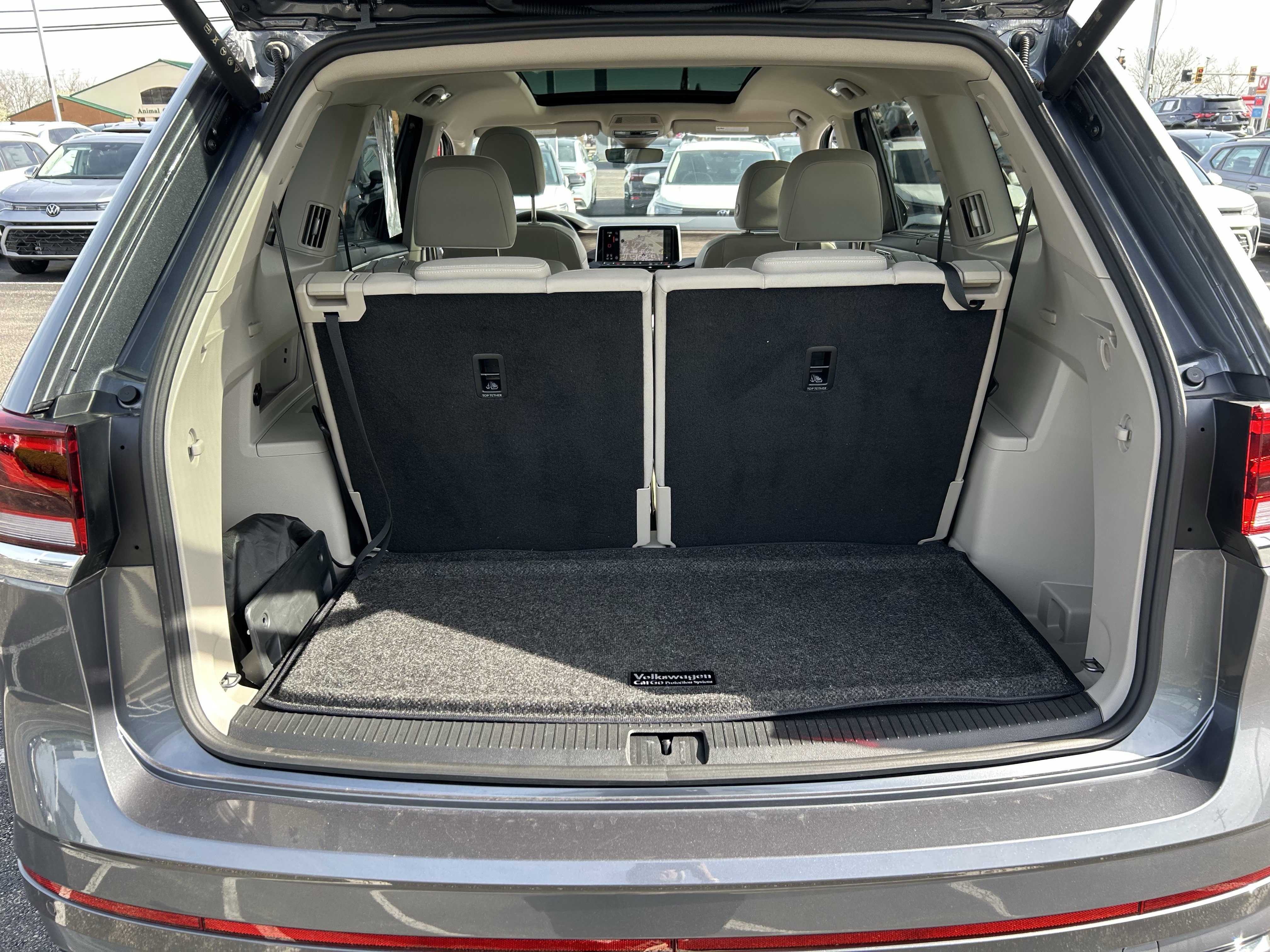 Certified 2025 Volkswagen Atlas SEL Premium R-Line image 29