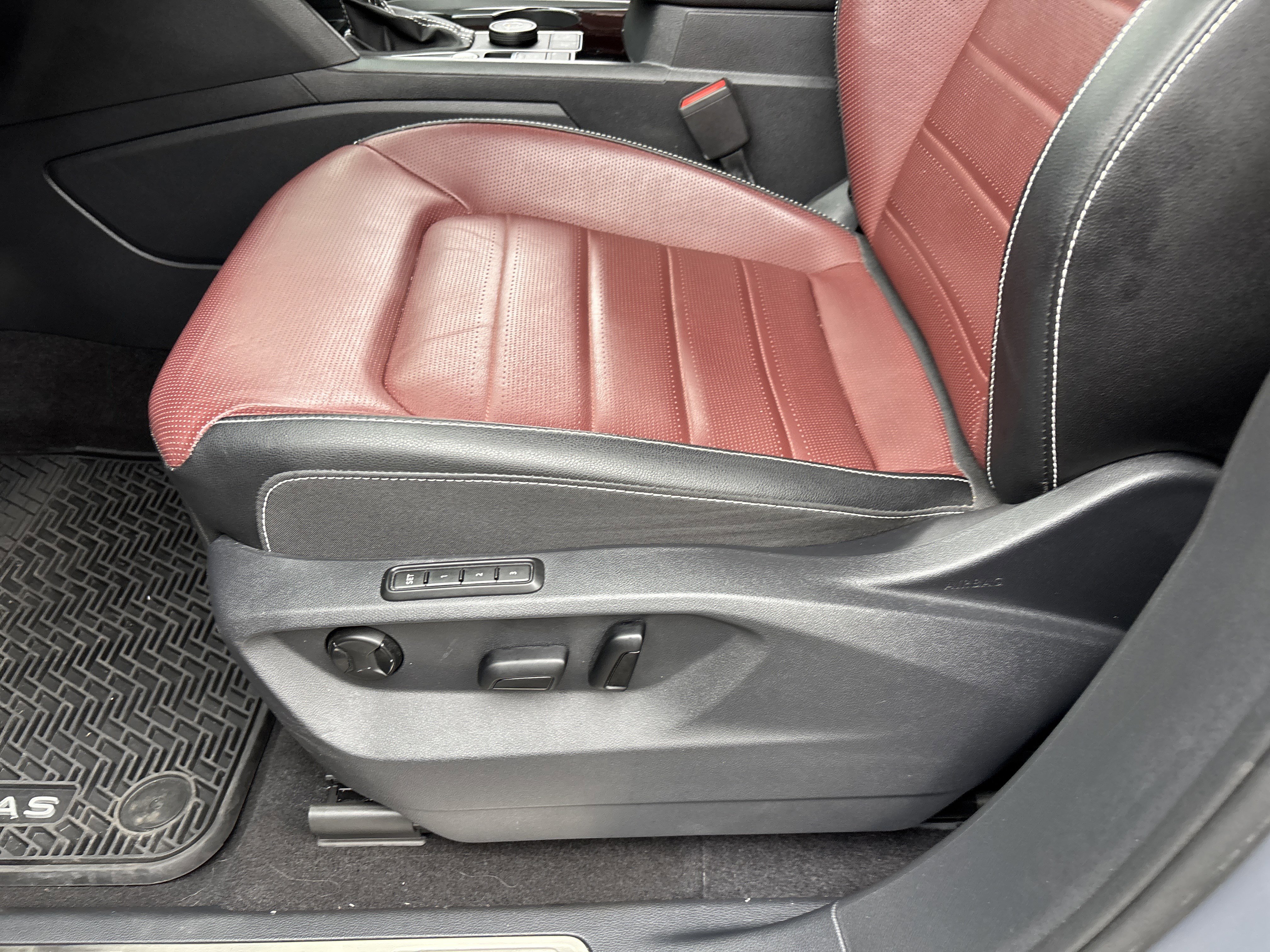 Used 2023 Volkswagen Atlas Cross Sport SEL Premium R-Line image 19