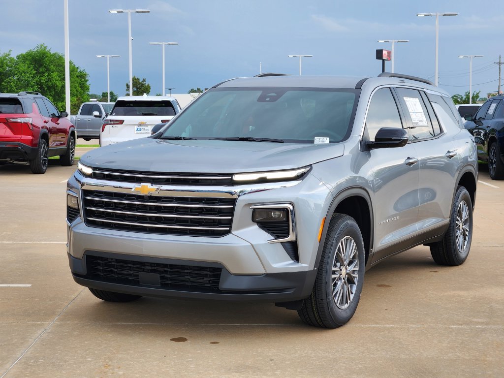 New 2026 Chevrolet Traverse LT w/ LPO, Floor Liner Package FWD image 2