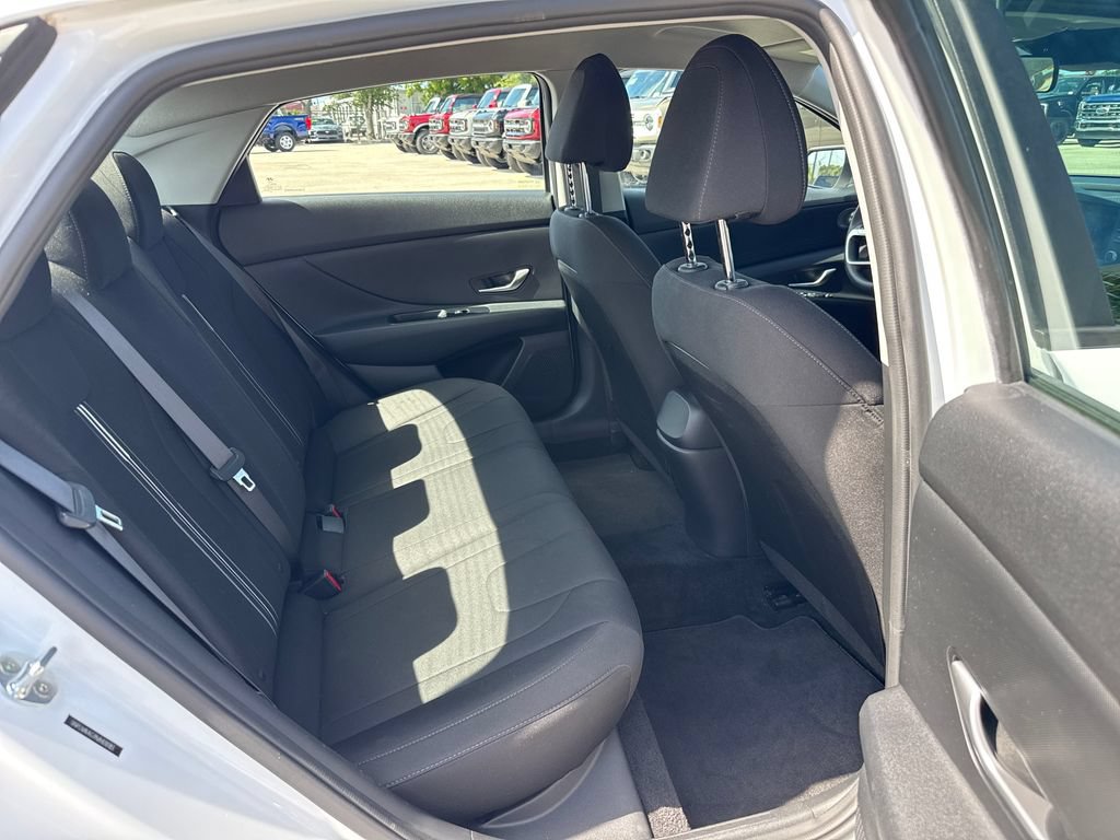 Used 2021 Hyundai Elantra SEL FWD image 24