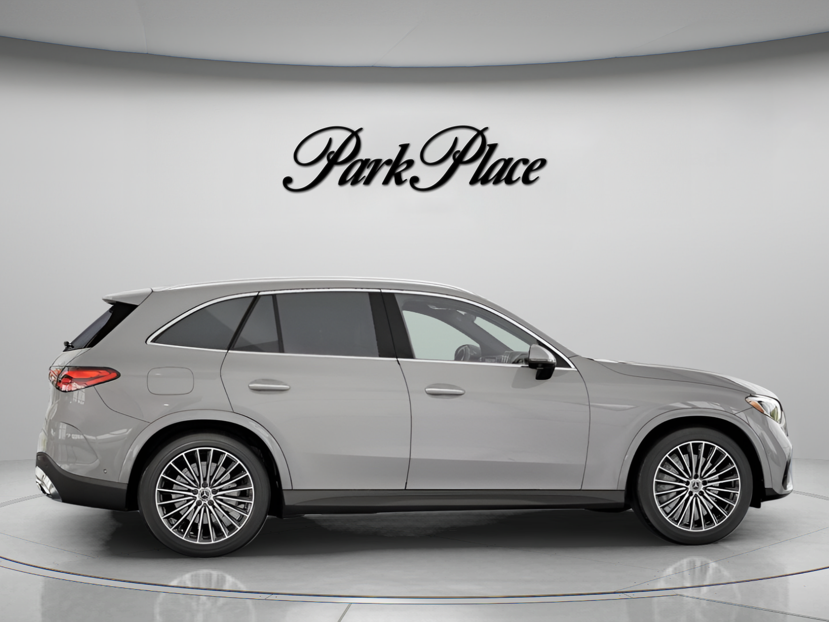 Used 2026 Mercedes-Benz GLC 300 image 27