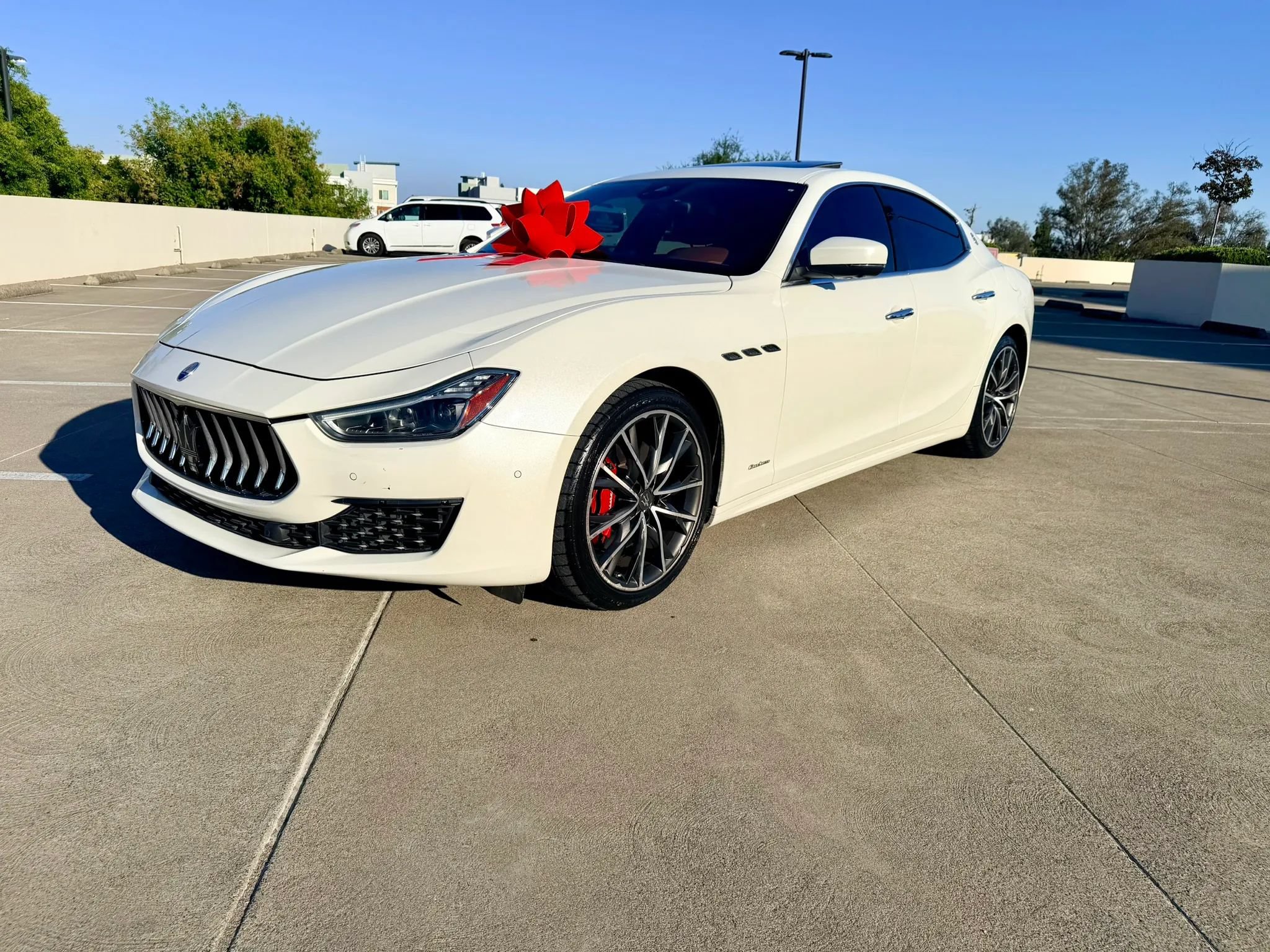 Used 2019 Maserati Ghibli GranLusso RWD image 2