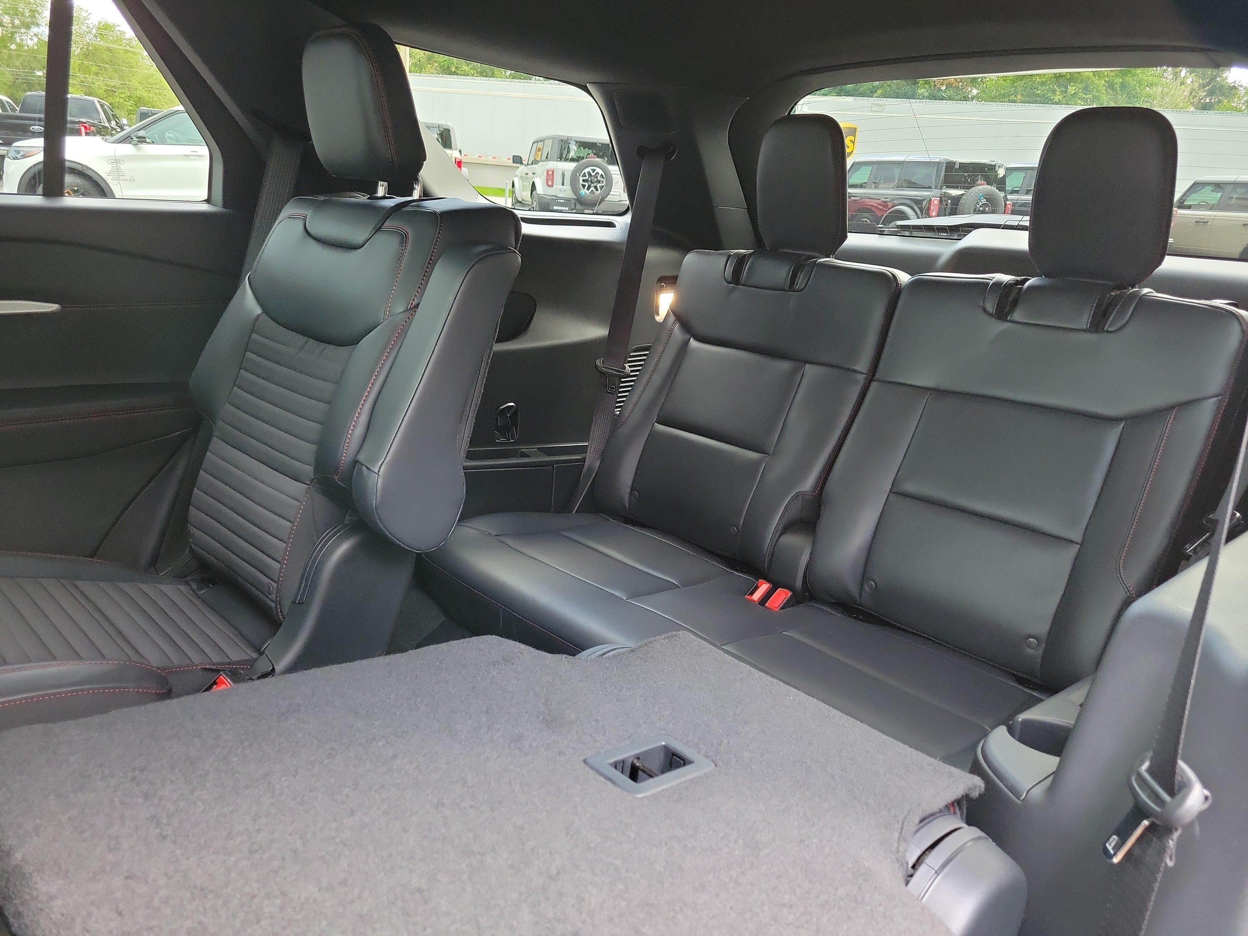 New 2027 Ford Explorer ST-Line w/ ST-Line Street Pack RWD image 21