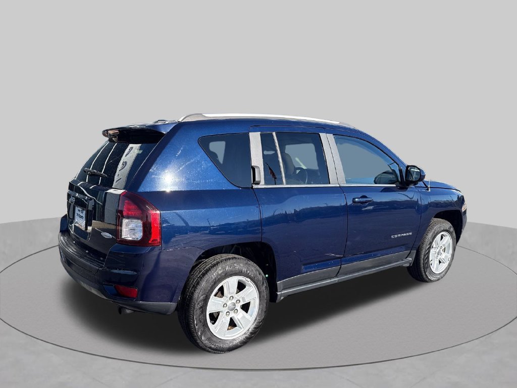 Used 2017 Jeep Compass Latitude FWD image 8