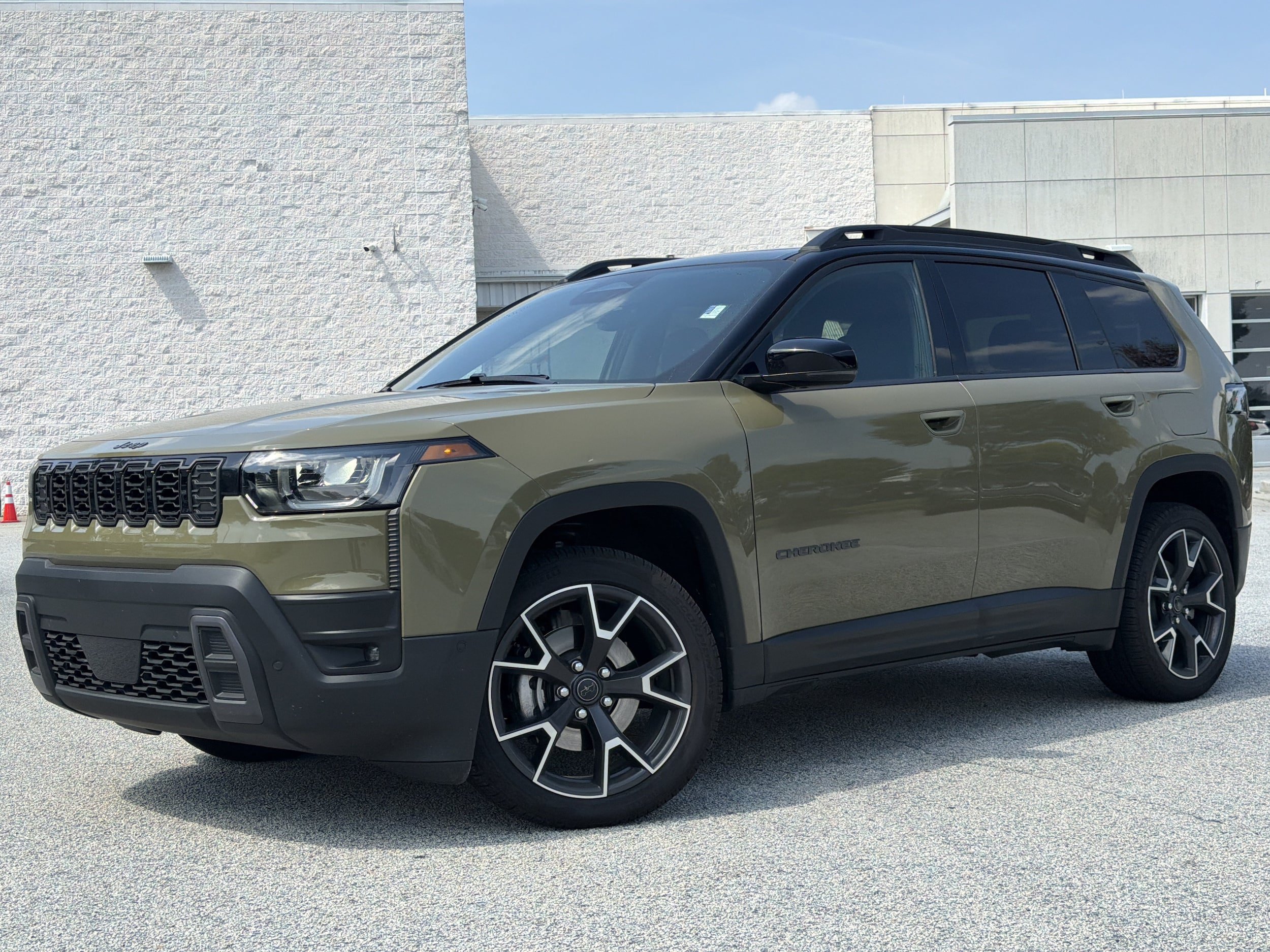 Used 2026 Jeep Cherokee Overland AWD/4WD image 1
