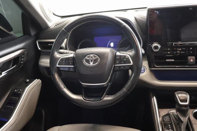 Used 2021 Toyota Highlander Platinum AWD/4WD image 15
