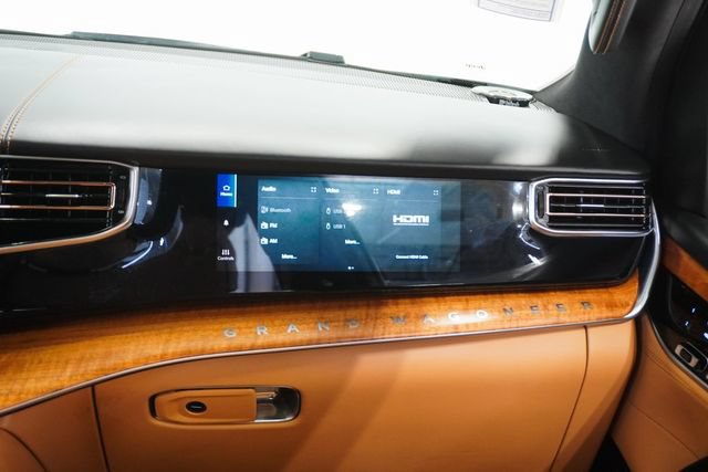 Used 2023 Jeep Grand Wagoneer Series III AWD/4WD image 11