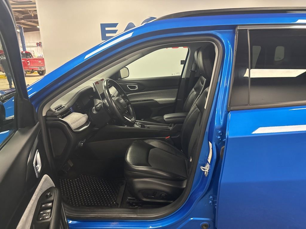 Used 2022 Jeep Compass Latitude w/ Convenience Group AWD/4WD image 17