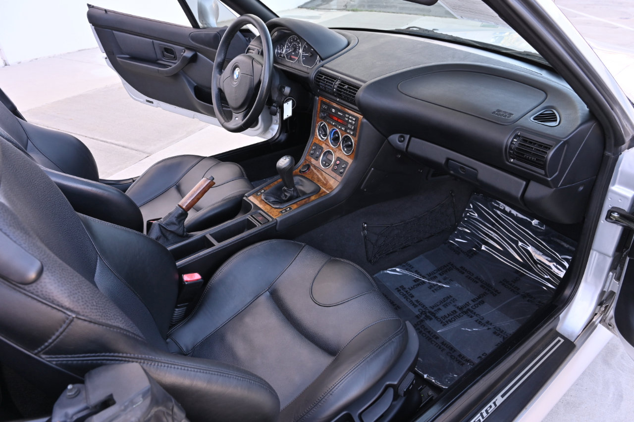 Used 2000 BMW Z3 2.5i image 16