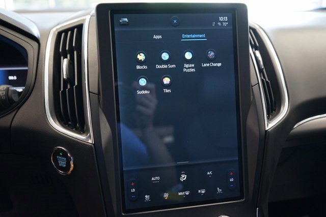 Used 2022 Ford Edge Titanium image 34