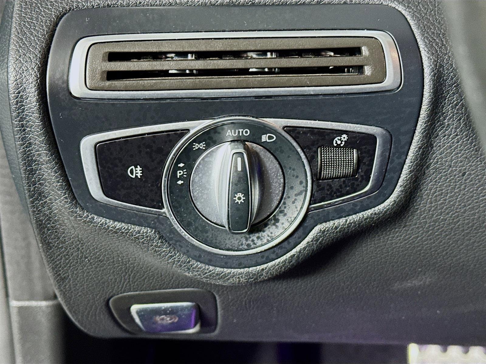 Used 2020 Mercedes-Benz C 300 4MATIC Cabriolet image 11