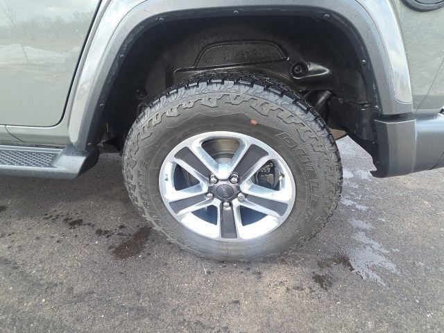 Used 2020 Jeep Wrangler Unlimited Sahara image 14