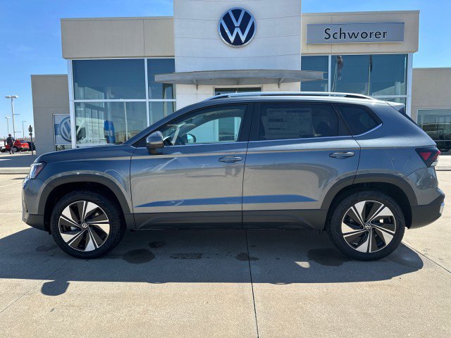 New 2025 Volkswagen Taos SE
