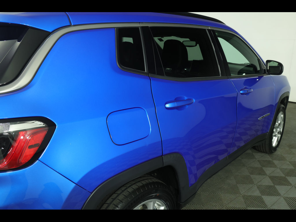 Used 2023 Jeep Compass Latitude AWD/4WD image 20