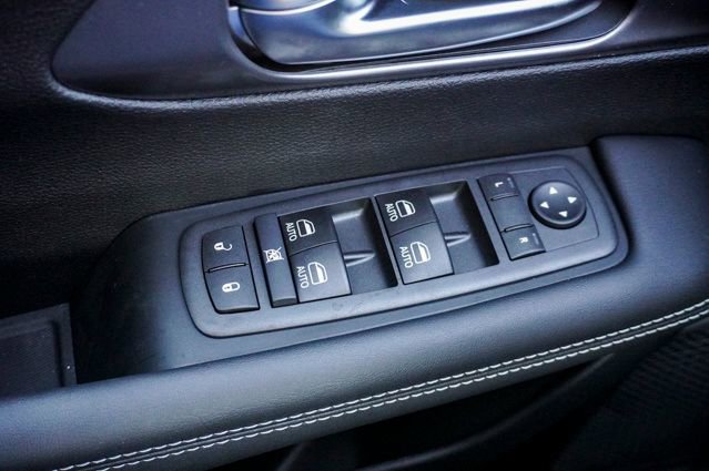 New 2026 Chrysler Pacifica Select image 25