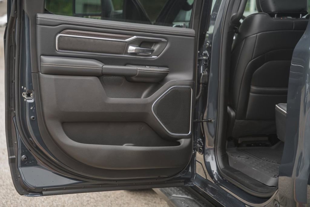 New 2026 RAM 1500 Laramie AWD/4WD image 43
