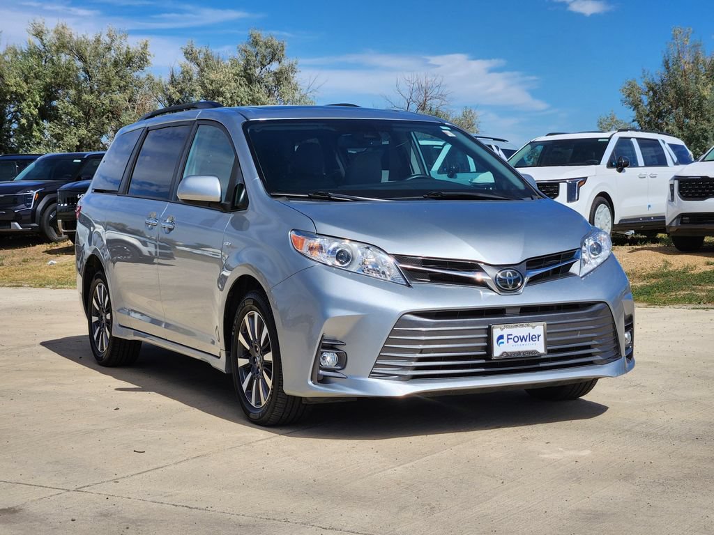 Used 2019 Toyota Sienna XLE Premium AWD/4WD image 3
