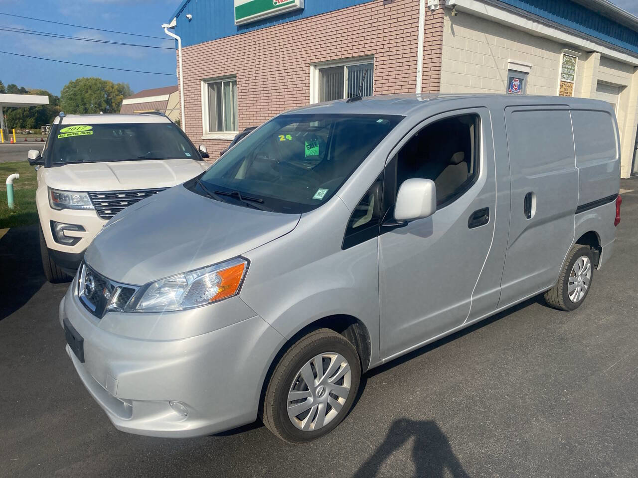 Used 2019 Nissan NV200 SV w/ Navigation Package image 2