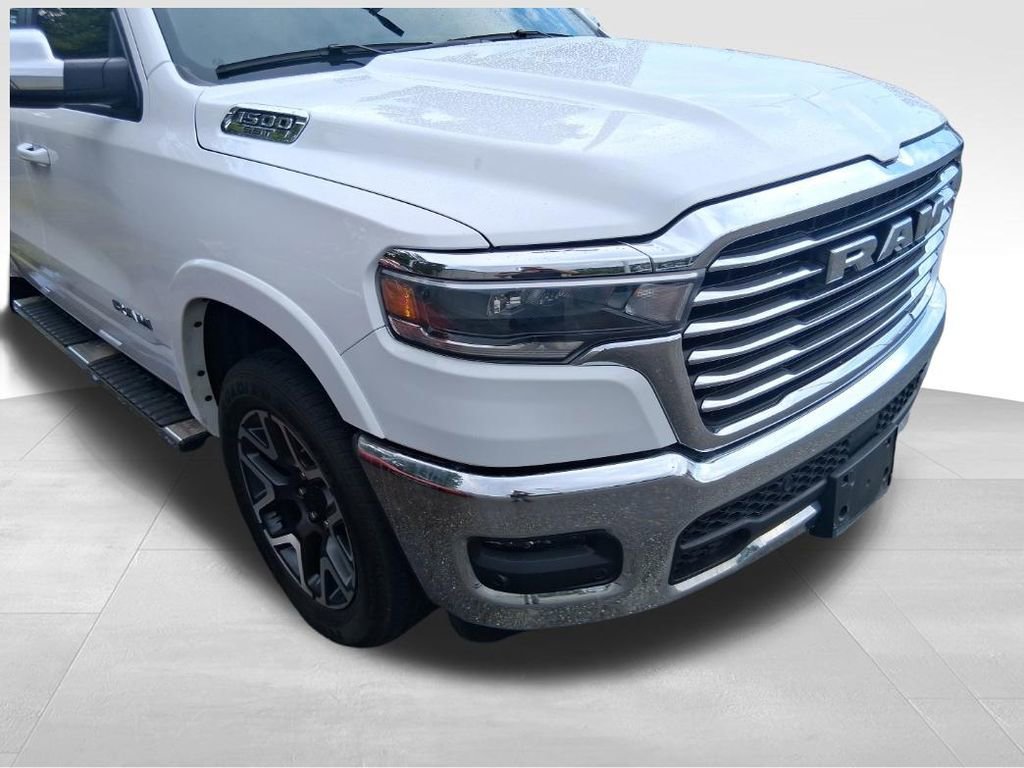 Used 2025 RAM 1500 Laramie AWD/4WD image 3