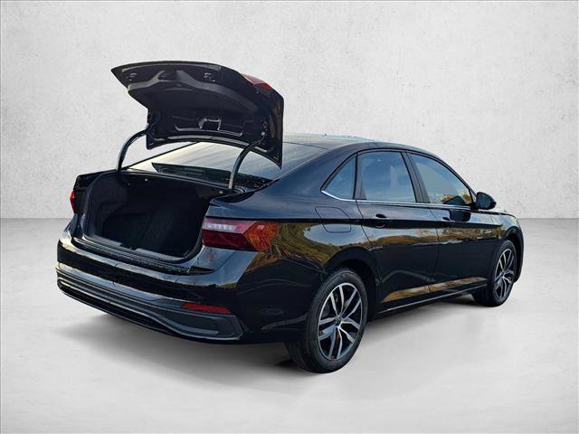 New 2026 Volkswagen Jetta SE image 2