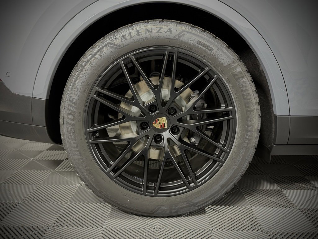 New 2026 Porsche Cayenne Coupe image 18