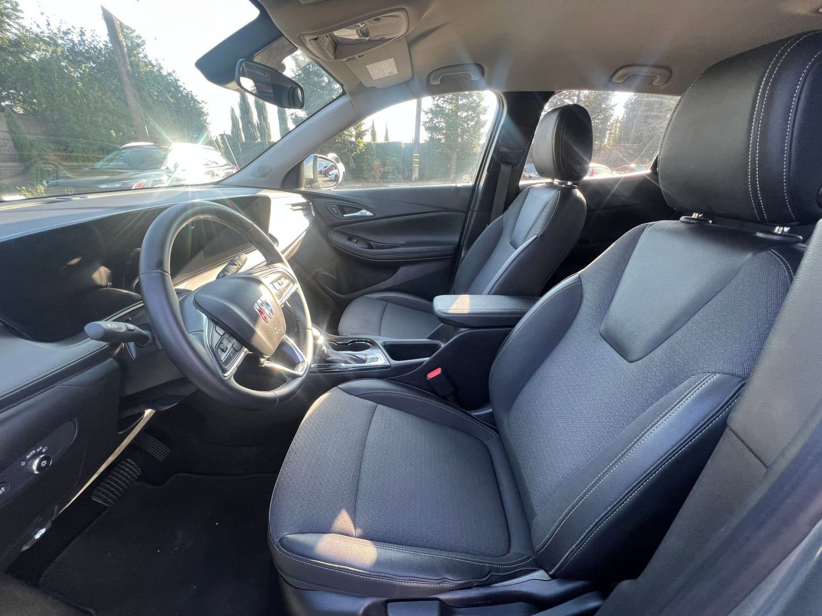 Used 2025 Buick Encore GX Preferred image 27