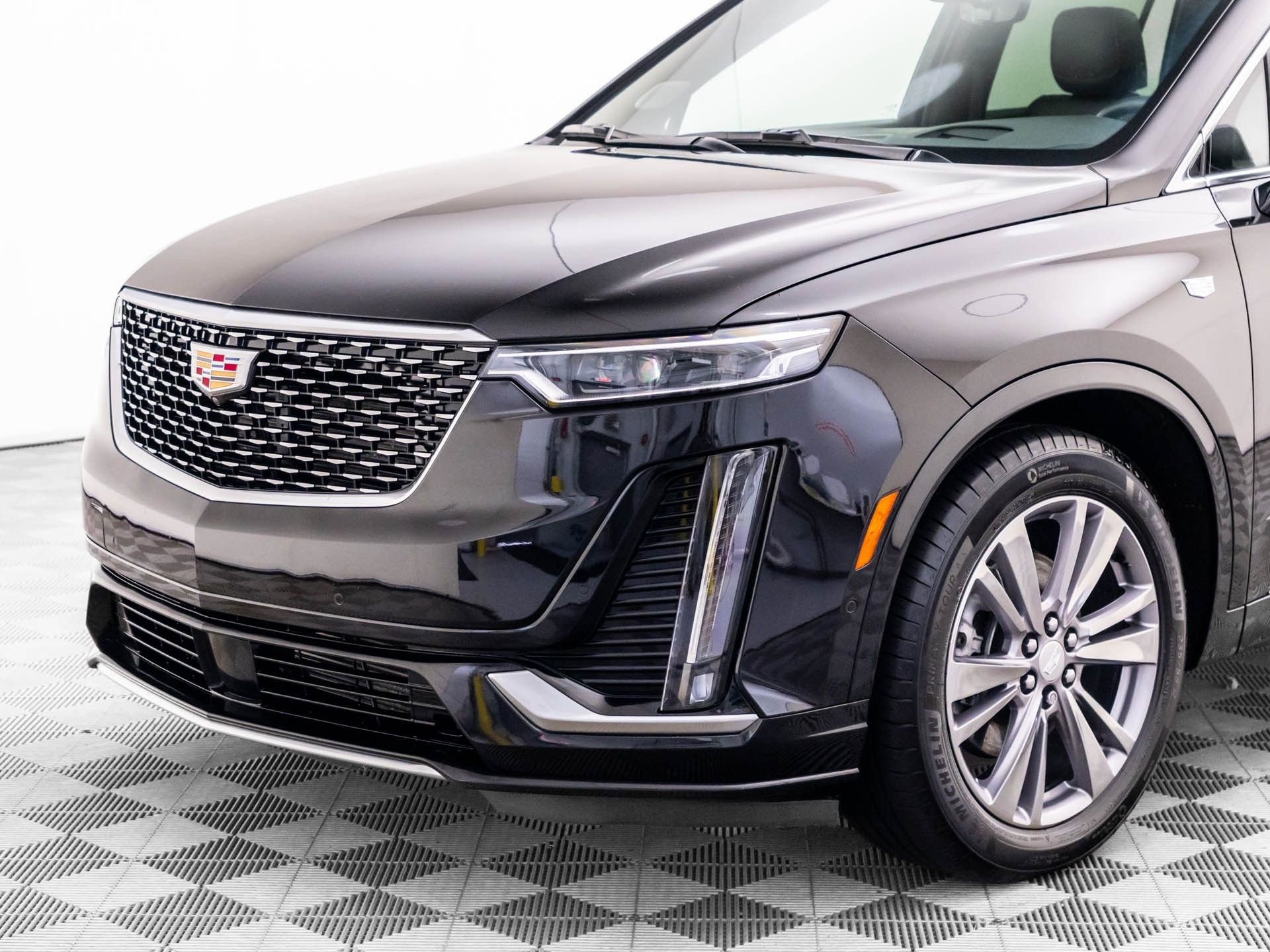 Certified 2025 Cadillac XT6 Premium Luxury w/ Platinum Package image 39