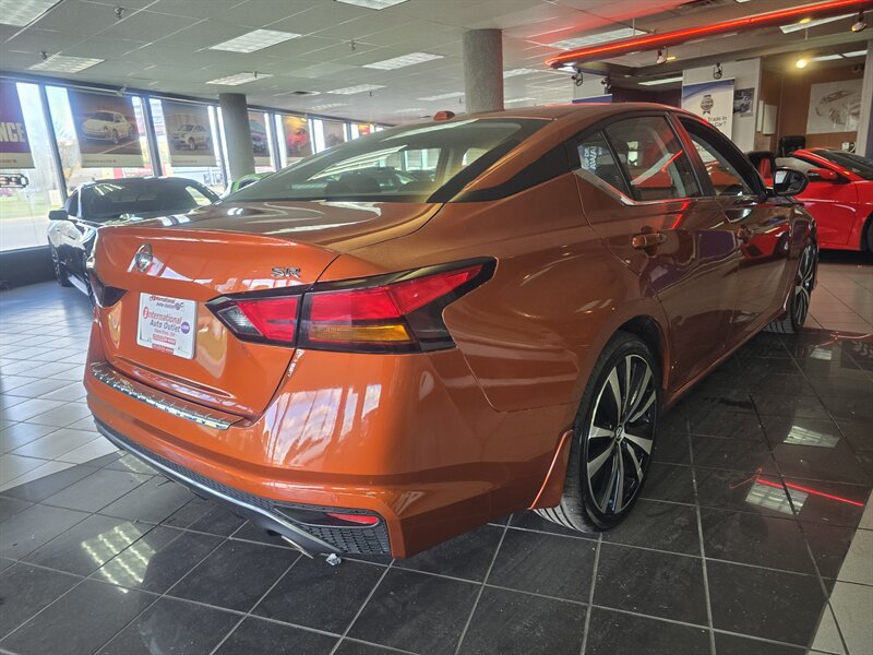 Used 2022 Nissan Altima 2.5 SR FWD image 4