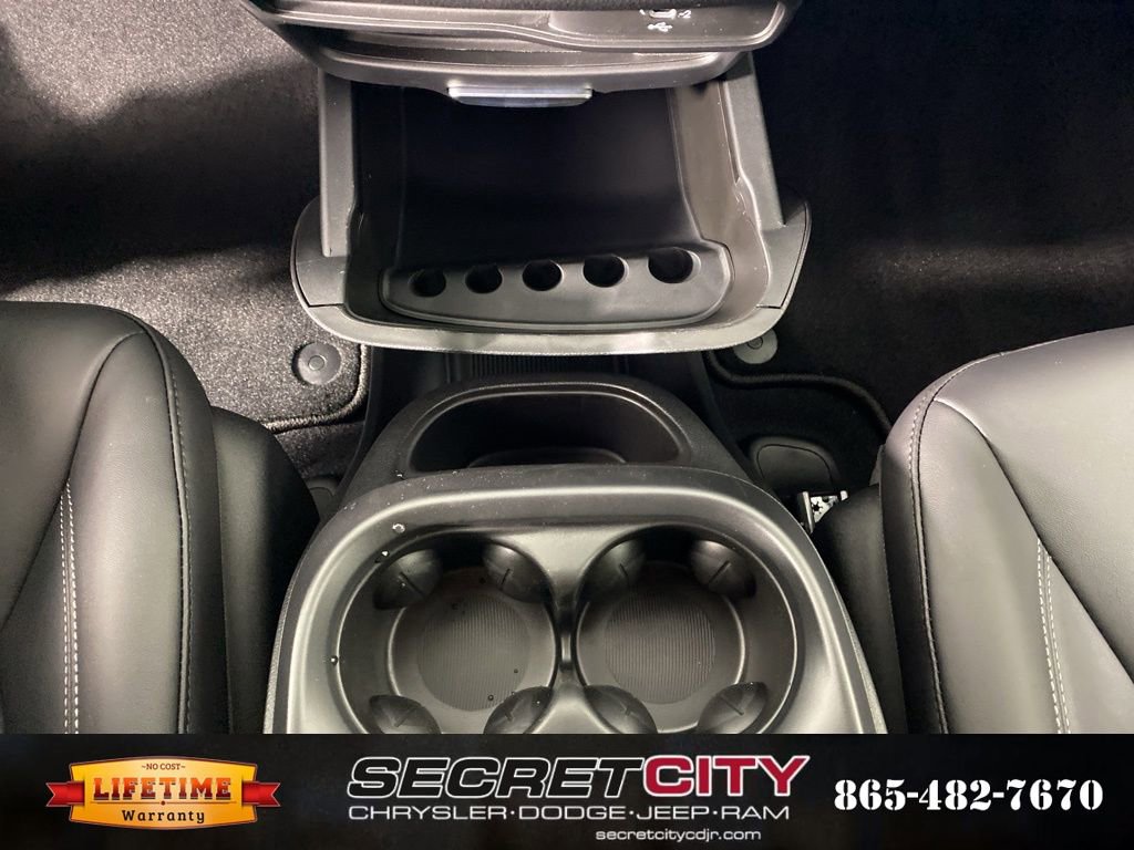 New 2026 Chrysler Pacifica Select image 26