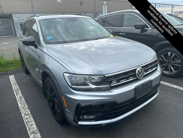 Used 2020 Volkswagen Tiguan SE R-Line AWD/4WD image 2