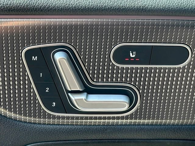 Certified 2021 Mercedes-Benz GLB 250 4MATIC image 31