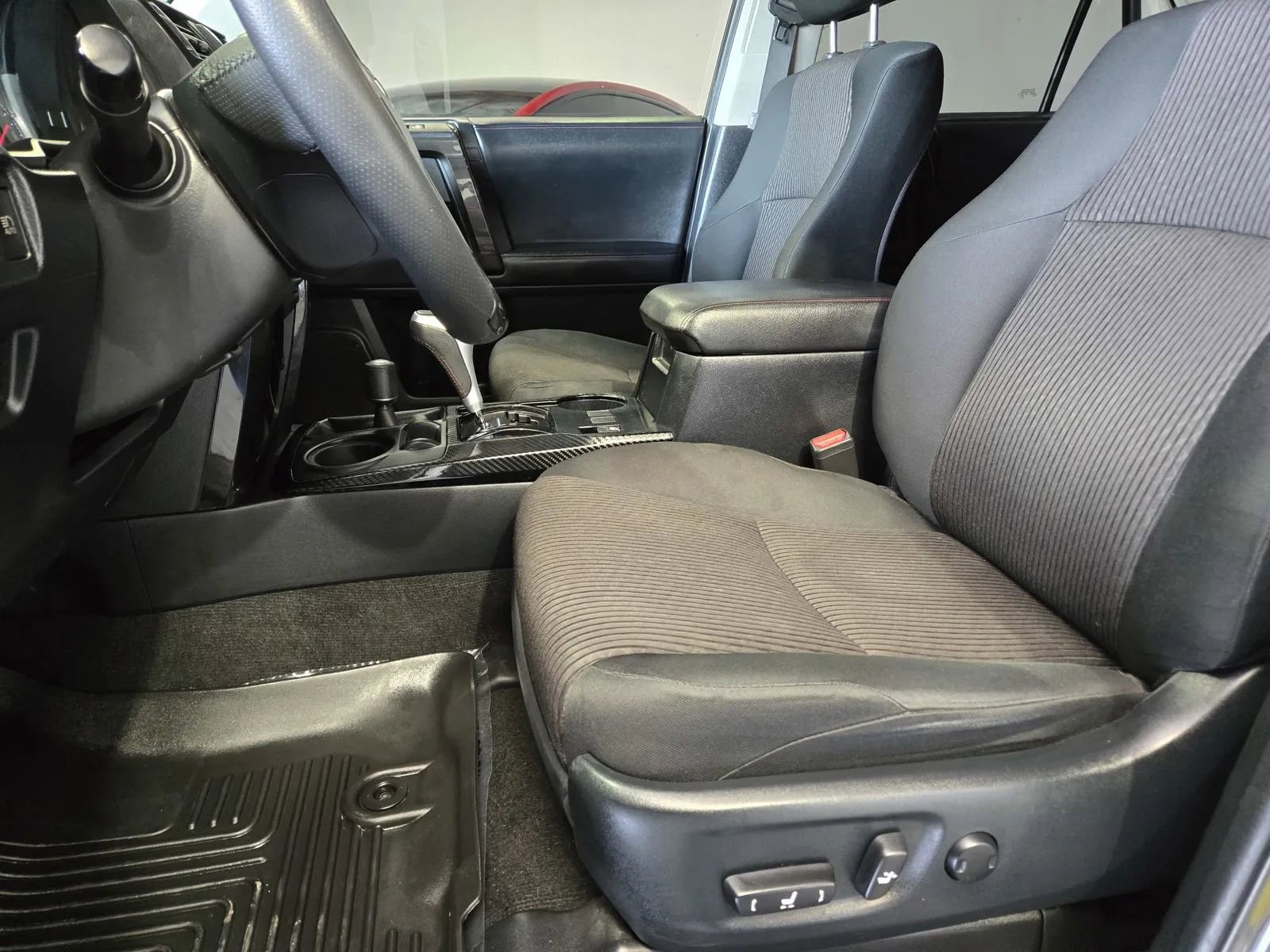 Used 2021 Toyota 4Runner TRD Off-Road AWD/4WD image 15